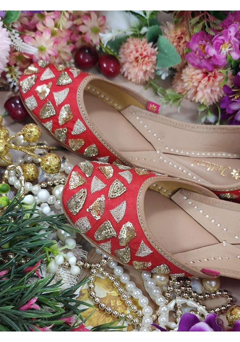 Fulkari Womens Triangle Gold Genuine Soft Leather Jutis Bite and Pinch Free Juttis - Indya