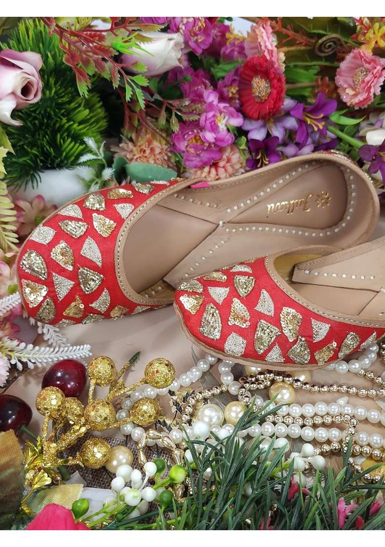 Fulkari Womens Triangle Gold Genuine Soft Leather Jutis Bite and Pinch Free Juttis - Indya