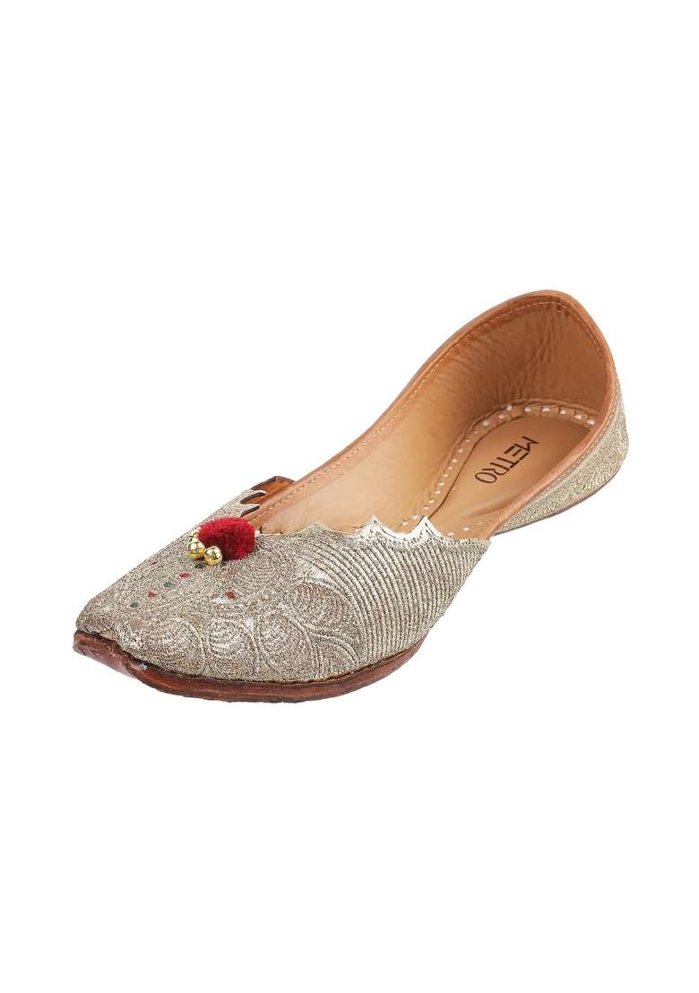 Metro Gold Womens 15 Fashion Sandal - Indya