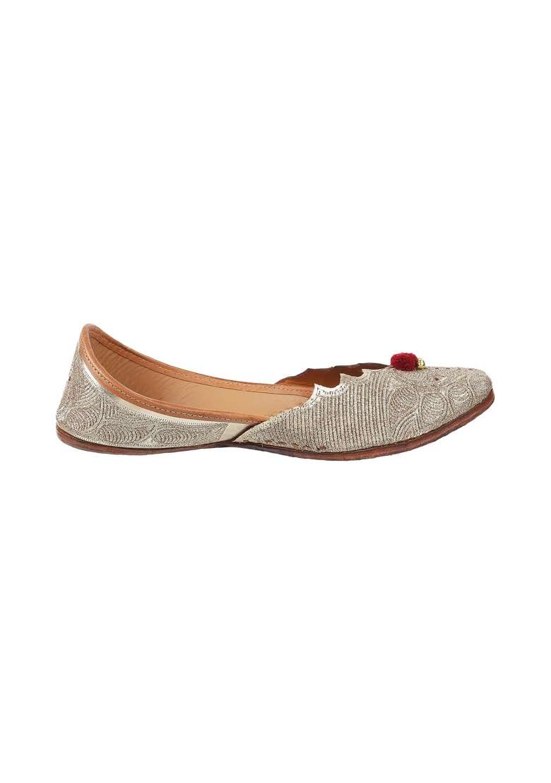 Metro Gold Womens 15 Fashion Sandal - Indya