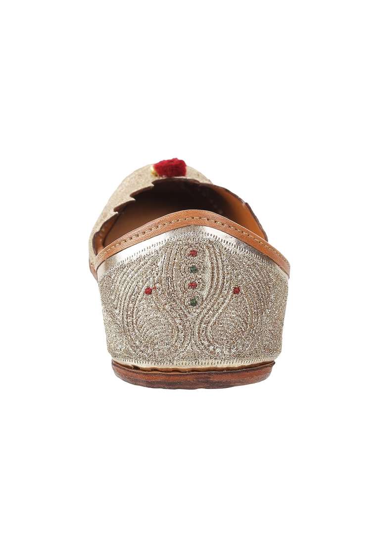 Metro Gold Womens 15 Fashion Sandal - Indya