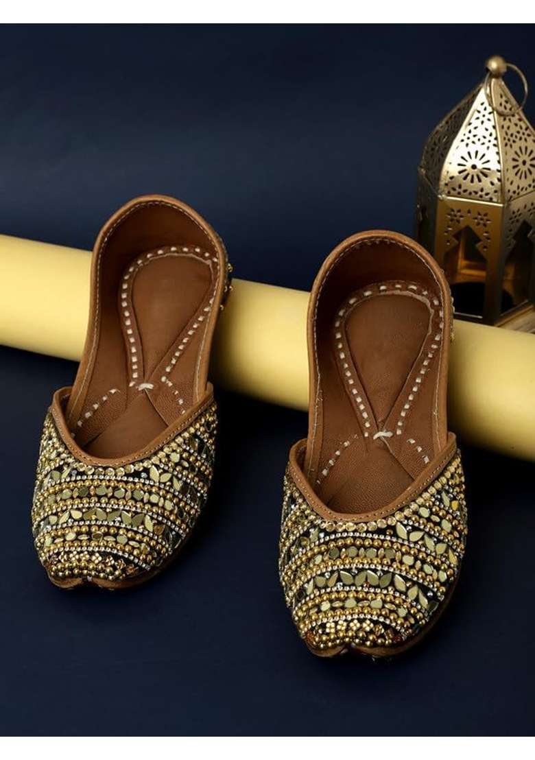 Pehnawacraft Black and Gold Luminious Jutti for Women Punjabi Jutti - Indya