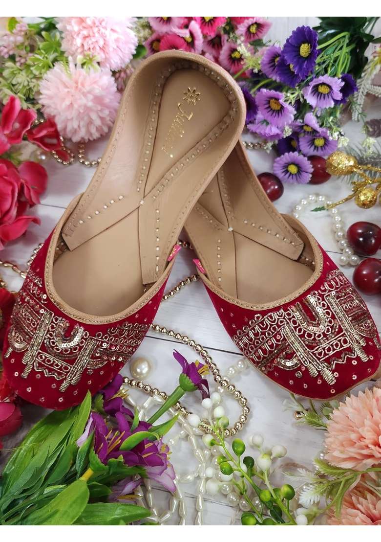 Fulkari Womens Taj Mehal Welvet Genuine Soft Leather Embroidered Jutis - Indya
