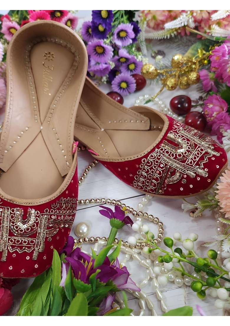 Fulkari Womens Taj Mehal Welvet Genuine Soft Leather Embroidered Jutis - Indya