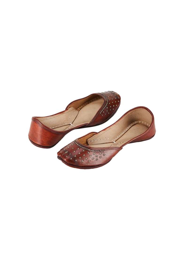 Fabindia Brown Leather Embroidered Banakari Jutties - Indya
