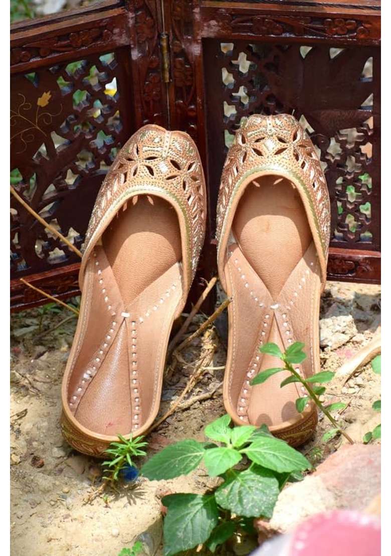 Jutties Maker Golden Womens Natural Sand Cutwork Jutti Ethnic Slip on Flat Footwear - Indya