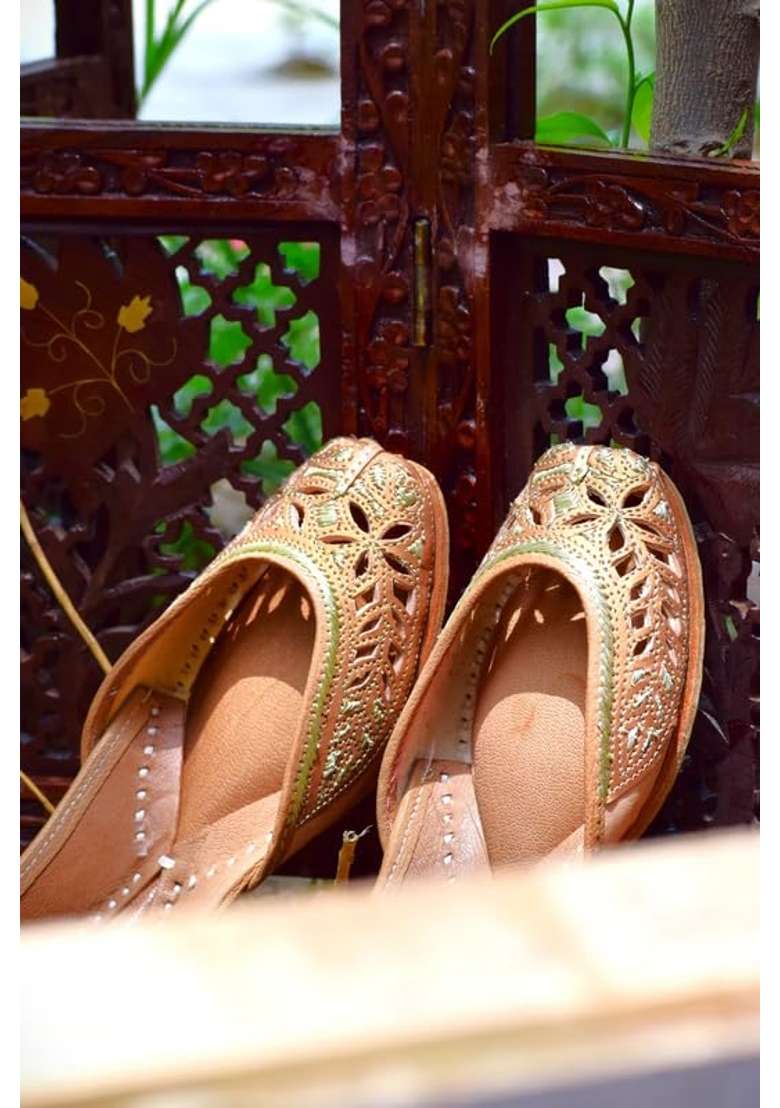 Jutties Maker Golden Womens Natural Sand Cutwork Jutti Ethnic Slip on Flat Footwear - Indya