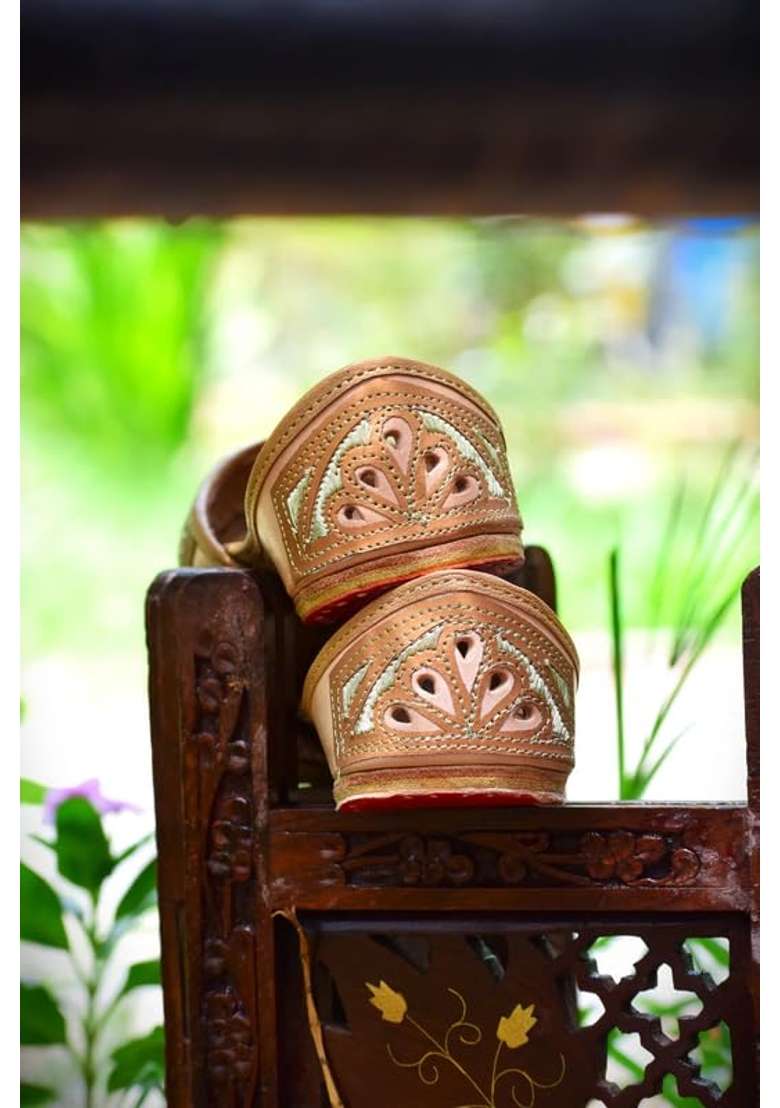 Jutties Maker Golden Womens Natural Sand Cutwork Jutti Ethnic Slip on Flat Footwear - Indya