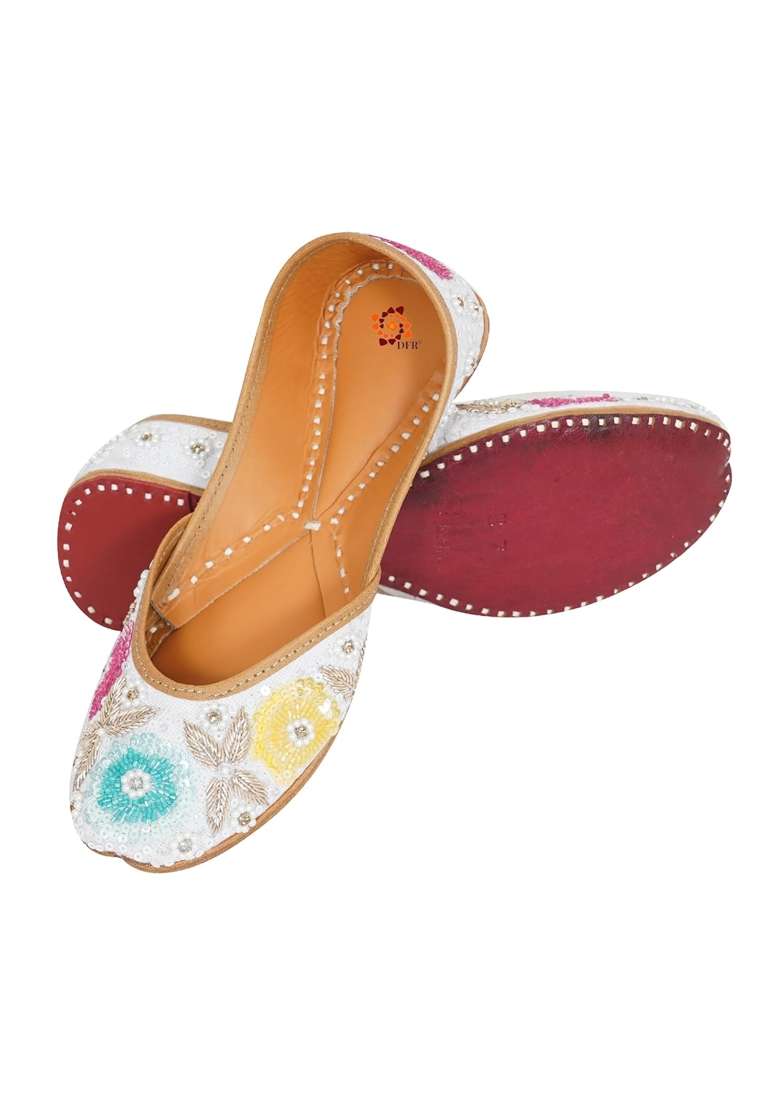 DFR Women Hand Dabka Zari Mojari Juttis - Indya