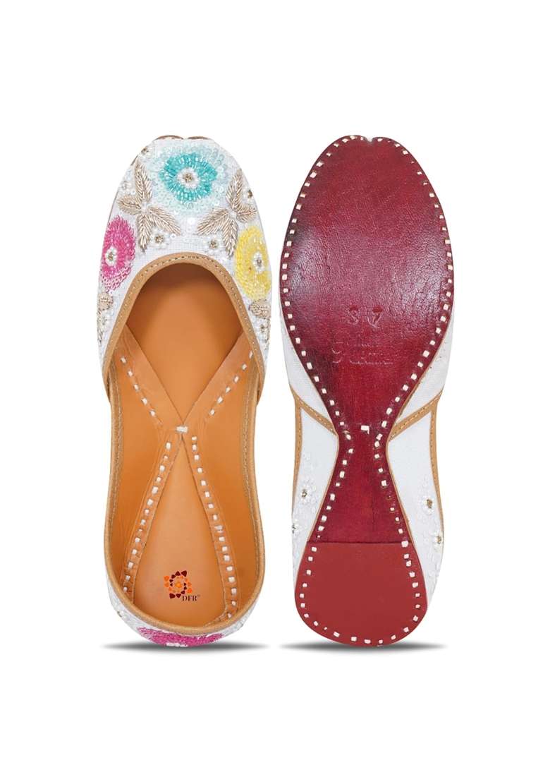 DFR Women Hand Dabka Zari Mojari Juttis - Indya