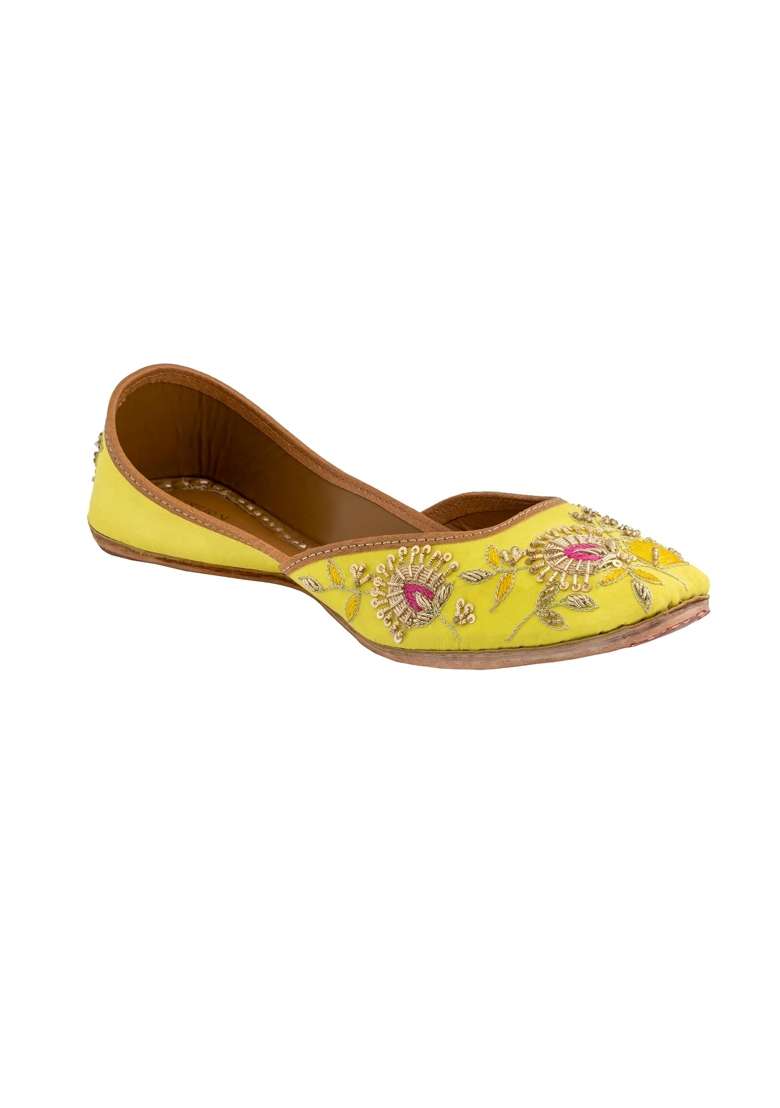 Korakari Yellow Womens Traditional Ethnic Amber Punjabi Jutti Leather Flat Comfortable Mojaris for Girls - Indya