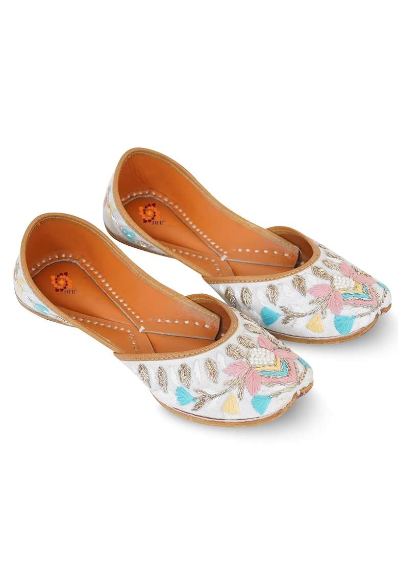 DFR White Women Hand Zari Dabka Juttis - Indya