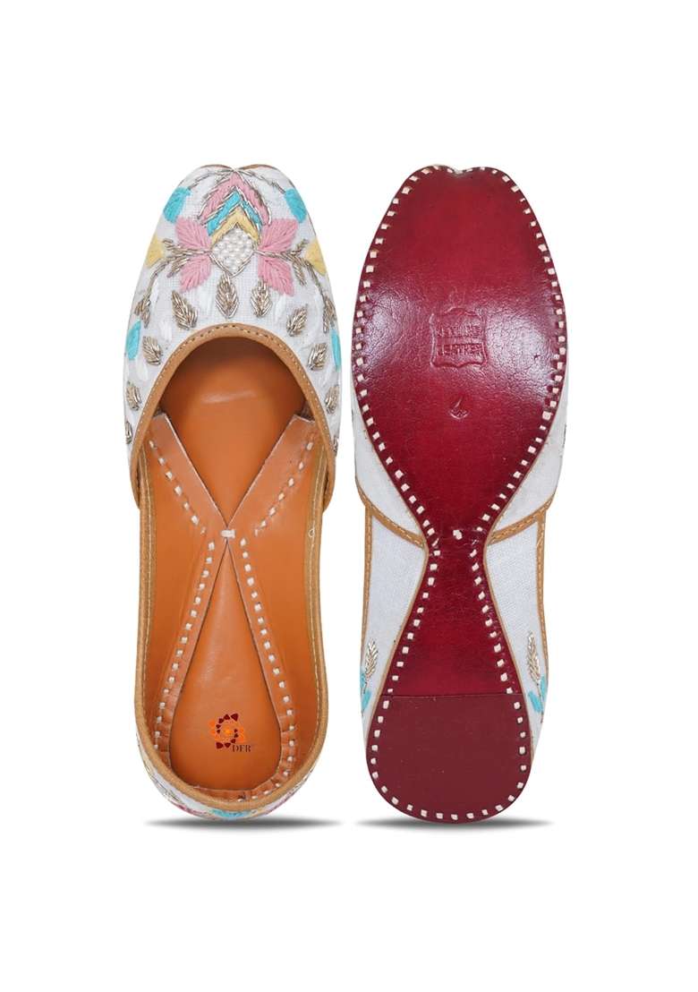 DFR White Women Hand Zari Dabka Juttis - Indya