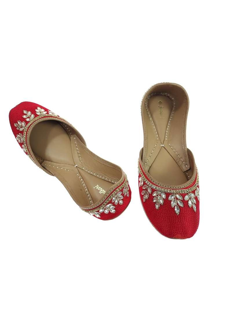 Fulkari Womens Dolli Gold Genuine Soft Leather Embroidered Jutis - Indya
