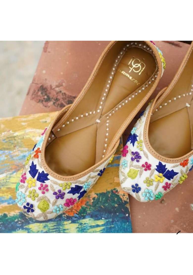 Loryphilory Multicolour Handcrafted Punjabi Jutti for Women - Indya