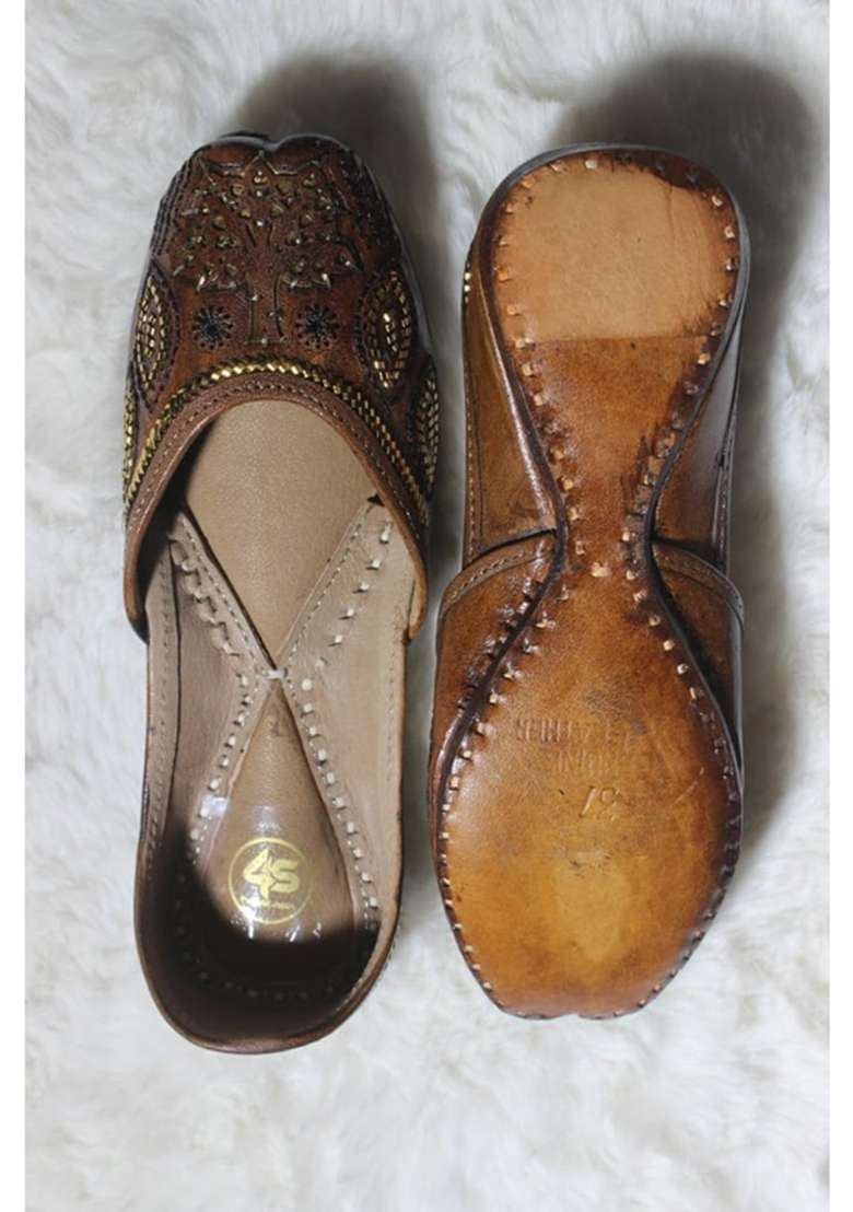 4S Premium Brown Leather Punjabi Jutti with Gold Zardozi and Bead Embroidery - Indya