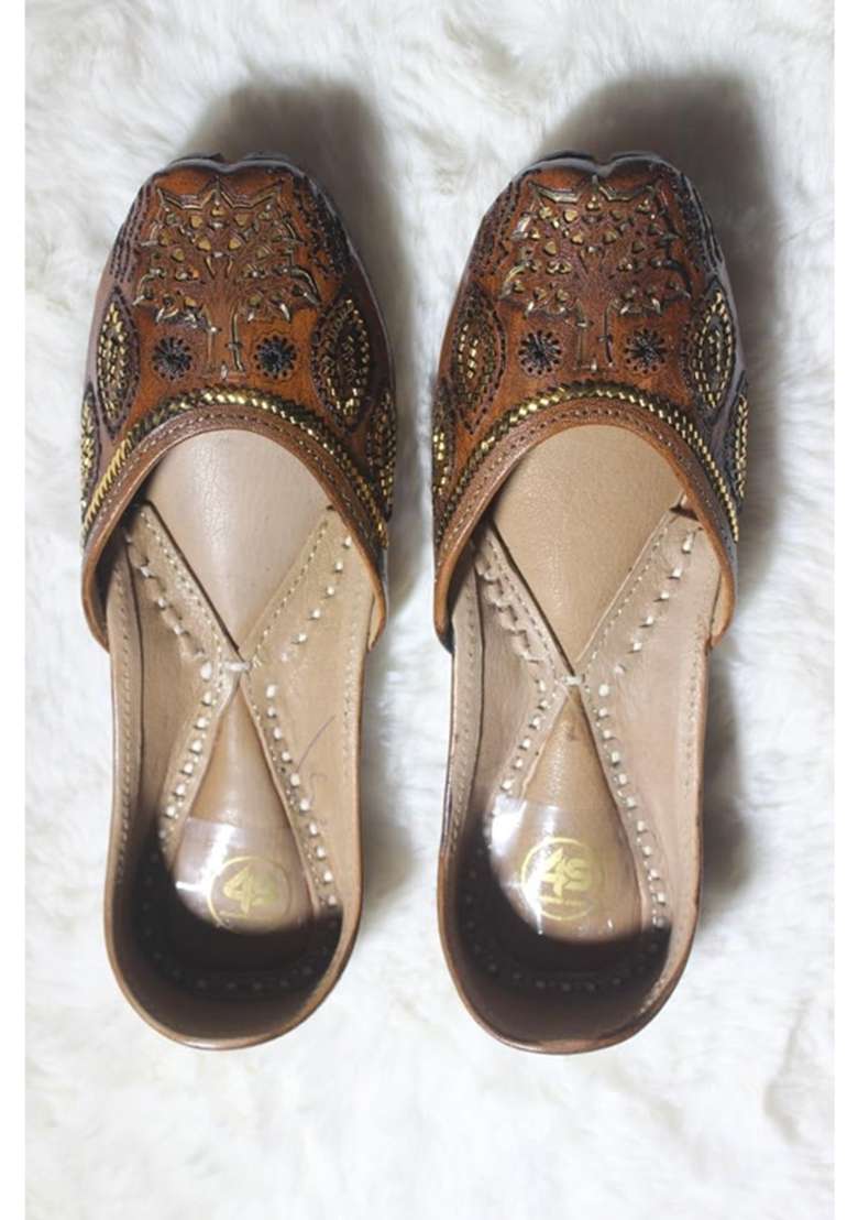 4S Premium Brown Leather Punjabi Jutti with Gold Zardozi and Bead Embroidery - Indya
