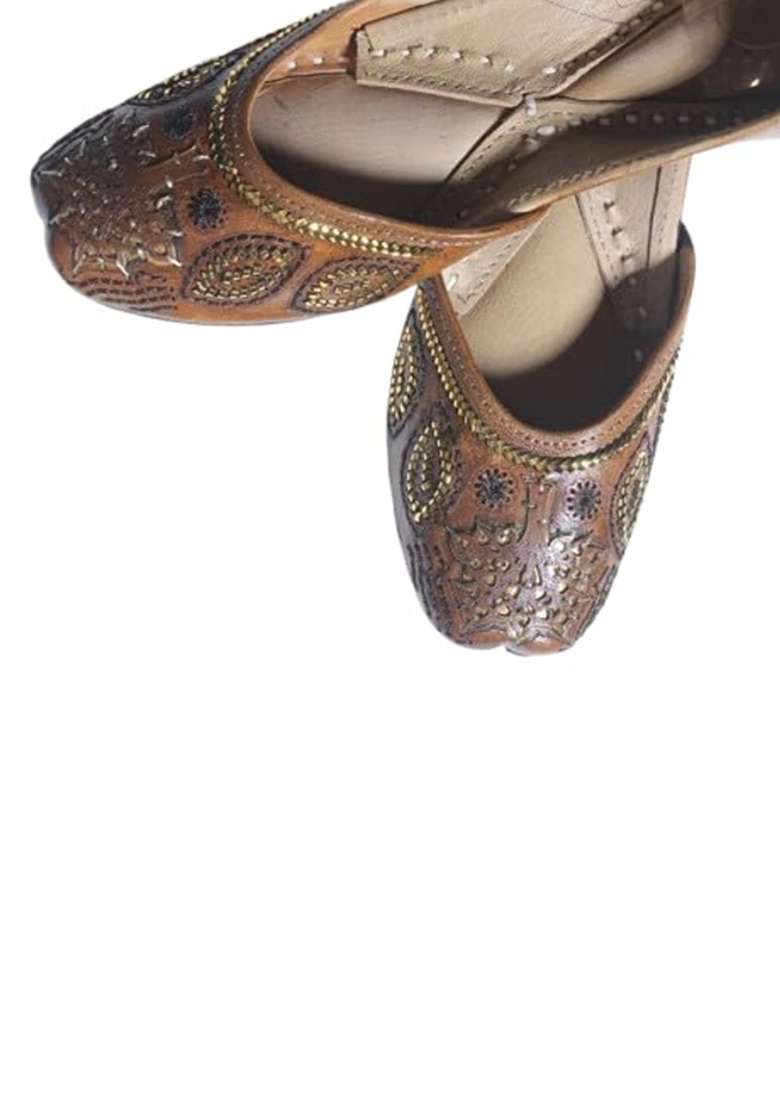 4S Premium Brown Leather Punjabi Jutti with Gold Zardozi and Bead Embroidery - Indya