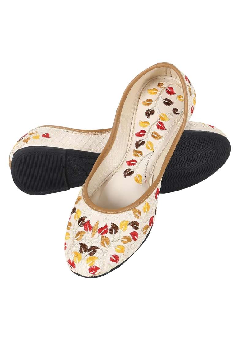 Indiestride Woman Comfortable Cushioned Ethnic Embroidered Rajasthani Punjabi Style Mojari Jutti Juti - Indya