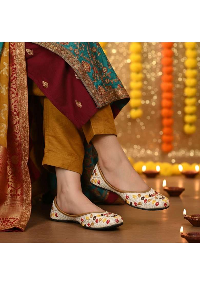 Indiestride Woman Comfortable Cushioned Ethnic Embroidered Rajasthani Punjabi Style Mojari Jutti Juti - Indya