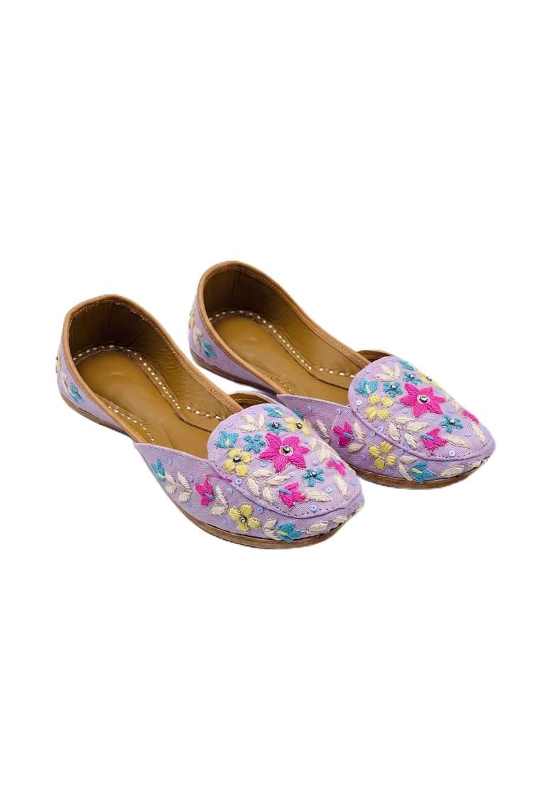 Embroidered Jutti for Women Traditional Slip on Mojari - Indya