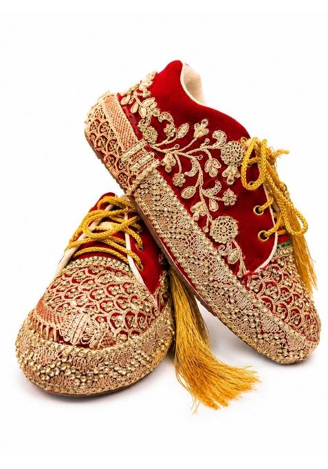 Nagina Global Womens Red Embroidered Jutti Traditional Indian Mojari Flats