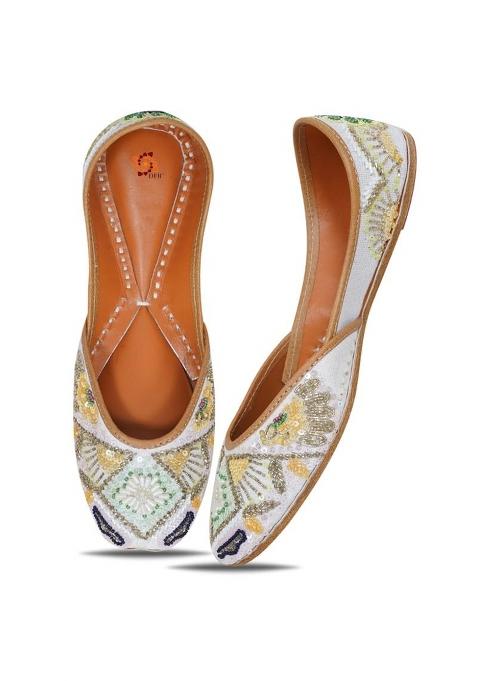DFR Multicolor Women Hand Zari Dabka Juttis