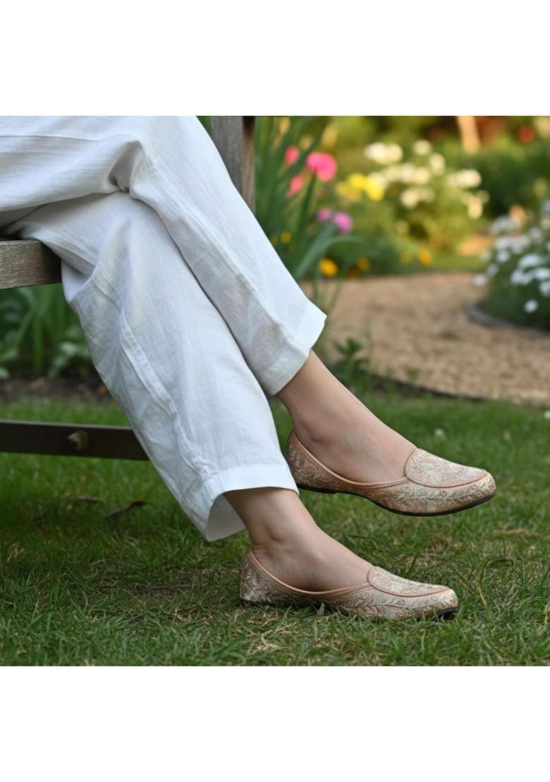 Indiestride Copper Women Rajasthani Embroidery Ethnic Mojaris Punjabi Jutis Jutti Flats - Indya