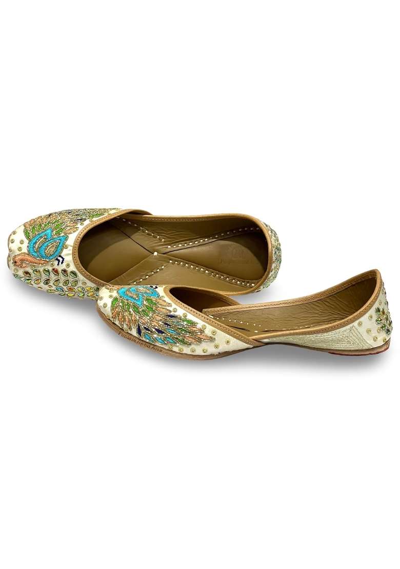 Punjabis Hand Art PHA Traditional Embroidered Peacock Jutti Womens Handcrafted Punjabi Jutti - Indya