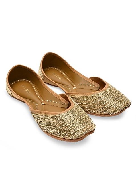 Rocia by Regal Women Embroidered Juttis