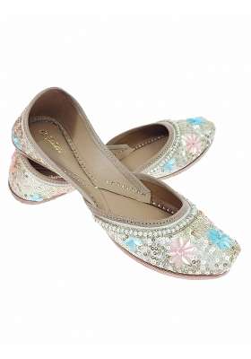 Fulkari Womens Flake Sequins Genuine Soft Leather Embroidered Jutis