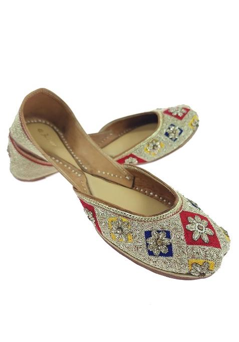 Fulkari Womens Radish Genuine Soft Leather Embroidered Jutis