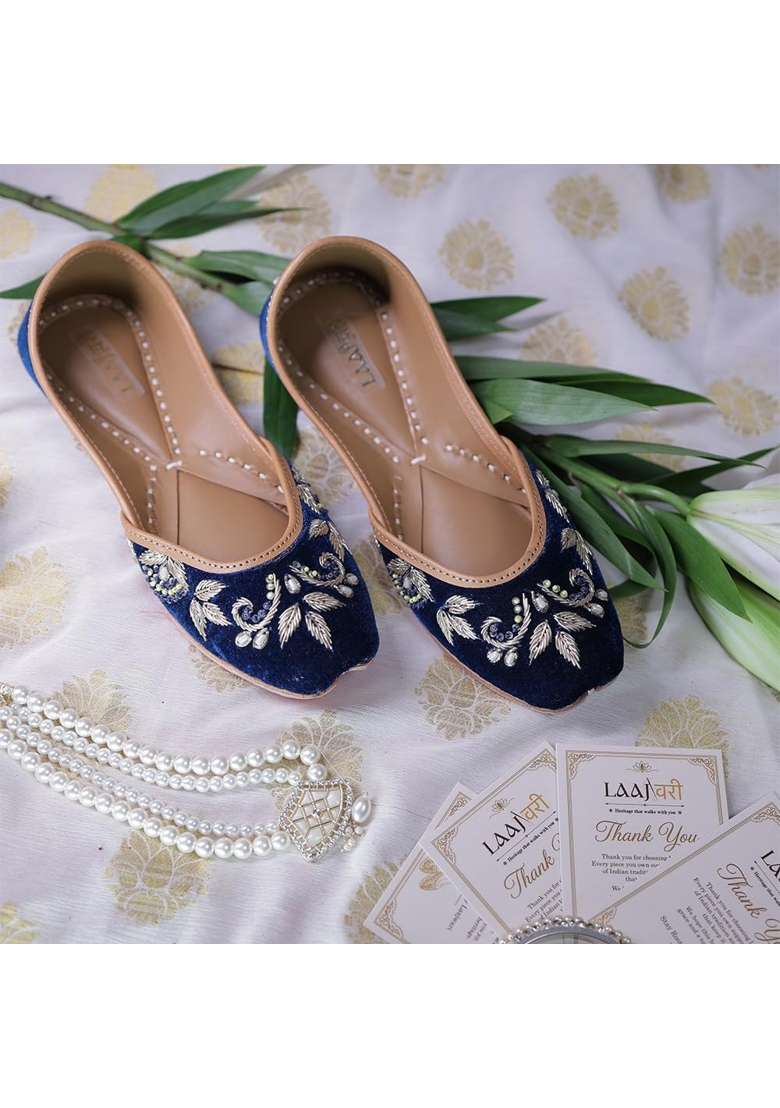 Laajwari Womens Handcrafted Punjabi Jutti Ethnic Mojari Flats - Indya