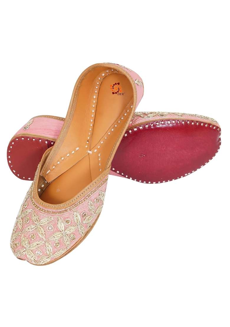 DFR Women Hand Dabka Zari Mojari Juttis - Indya