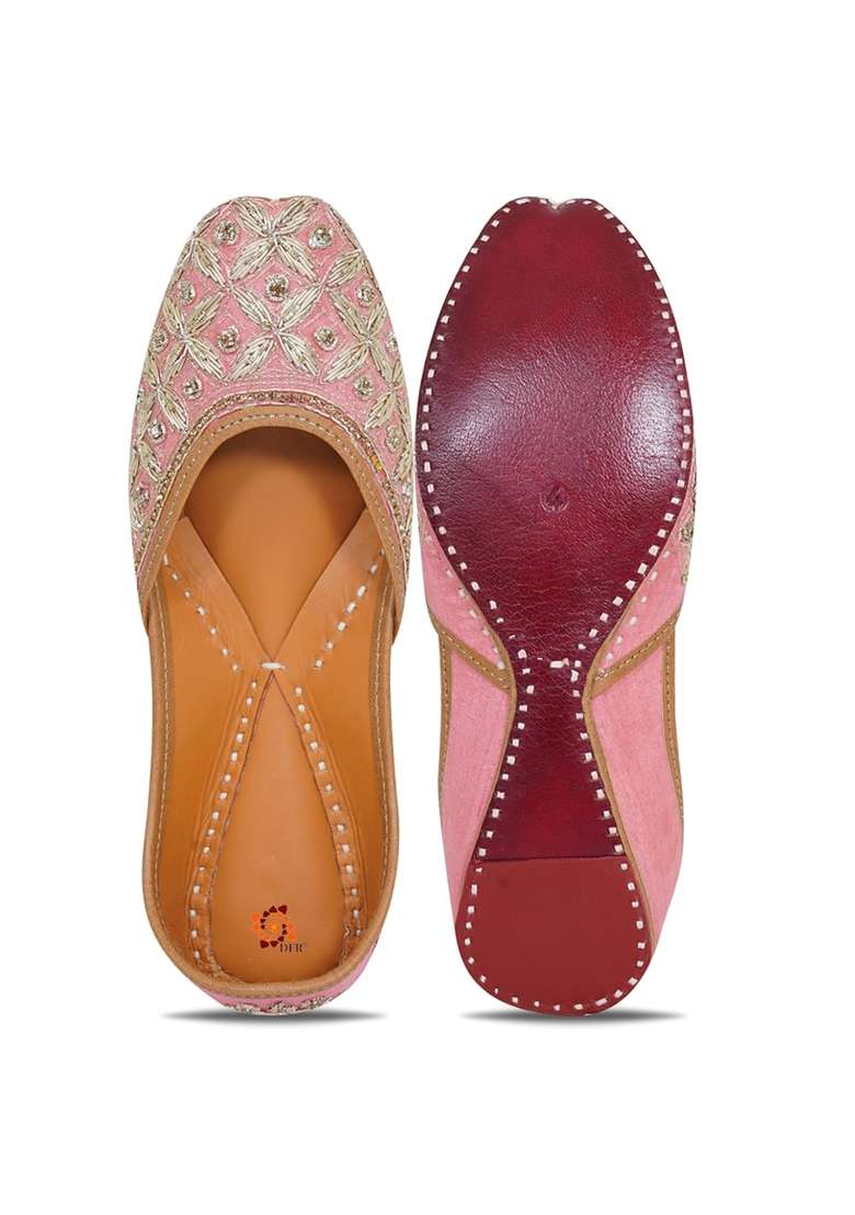 DFR Women Hand Dabka Zari Mojari Juttis - Indya