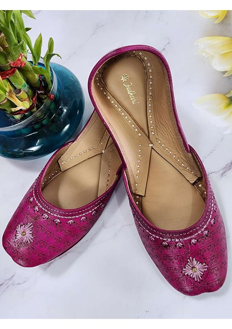 Fulkari Womens 3D Daimond Gold Zarriwork Genuine Soft Leather Jutis - Indya