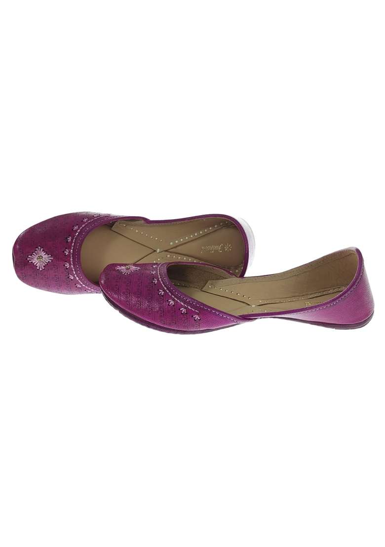 Fulkari Womens 3D Daimond Gold Zarriwork Genuine Soft Leather Jutis - Indya