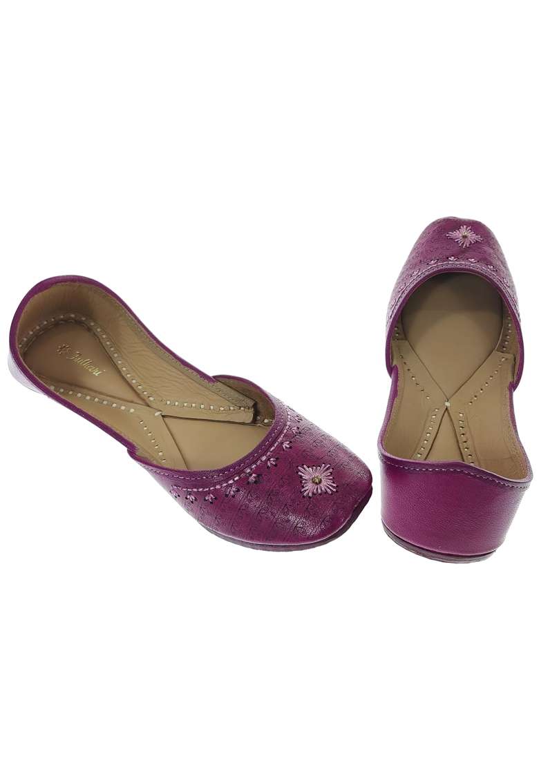 Fulkari Womens 3D Daimond Gold Zarriwork Genuine Soft Leather Jutis - Indya