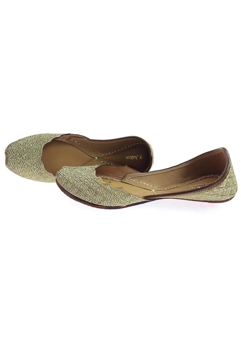 Fulkari Womens Susan Genuine Soft Leather Embroidered Jutis - Indya