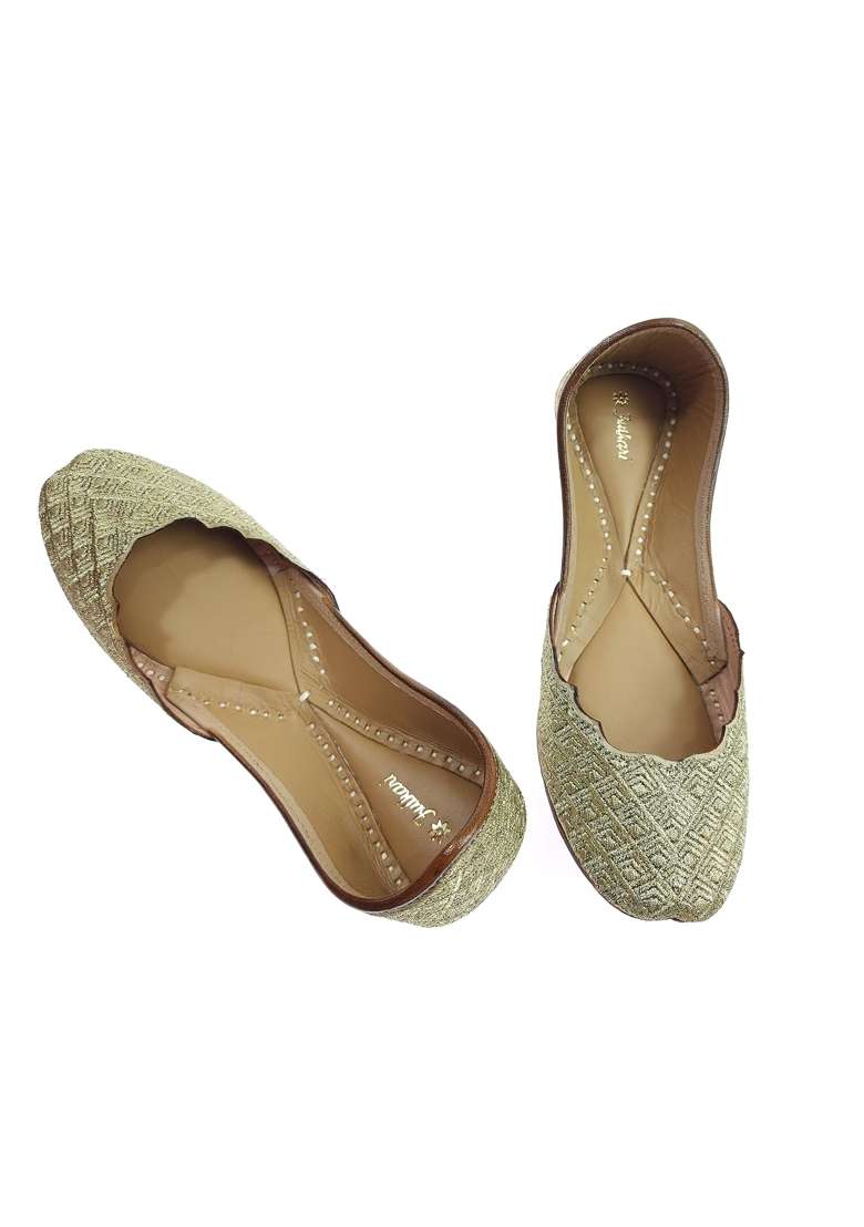 Fulkari Womens Susan Genuine Soft Leather Embroidered Jutis - Indya