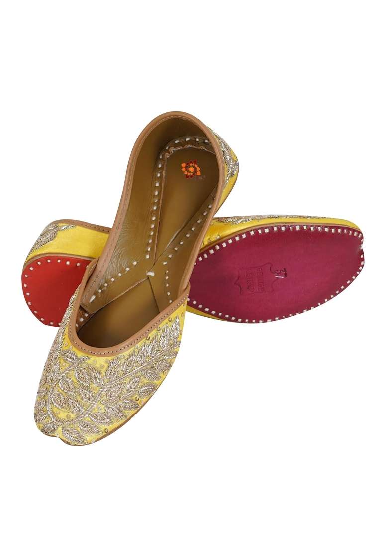 DFR Yellow Women Hand Zari Dabka Mojari Juttis - Indya