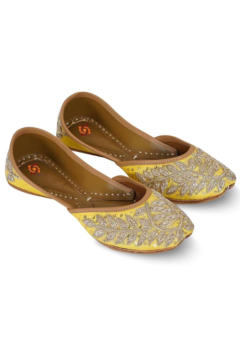 DFR Yellow Women Hand Zari Dabka Mojari Juttis - Indya