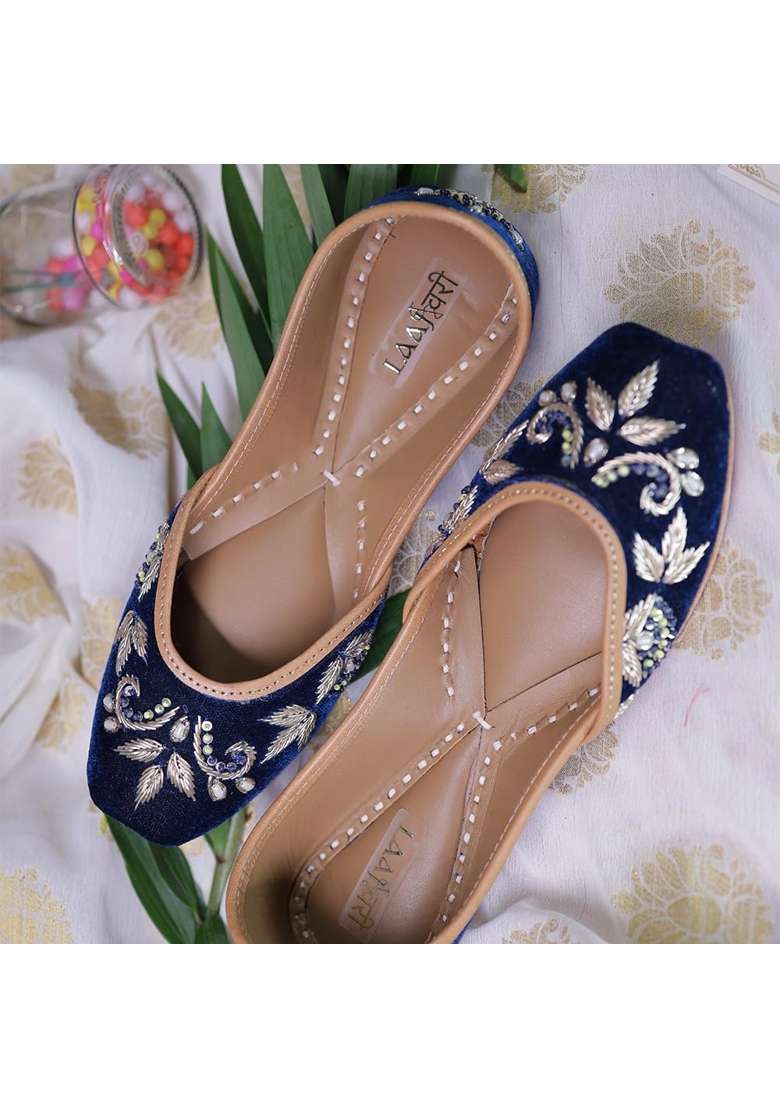Laajwari Womens Handcrafted Punjabi Jutti Ethnic Mojari Flats - Indya