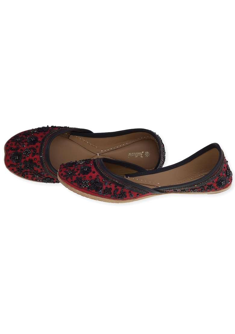 Fulkari Womens Great Genuine Soft Leather Embroidered Jutis - Indya