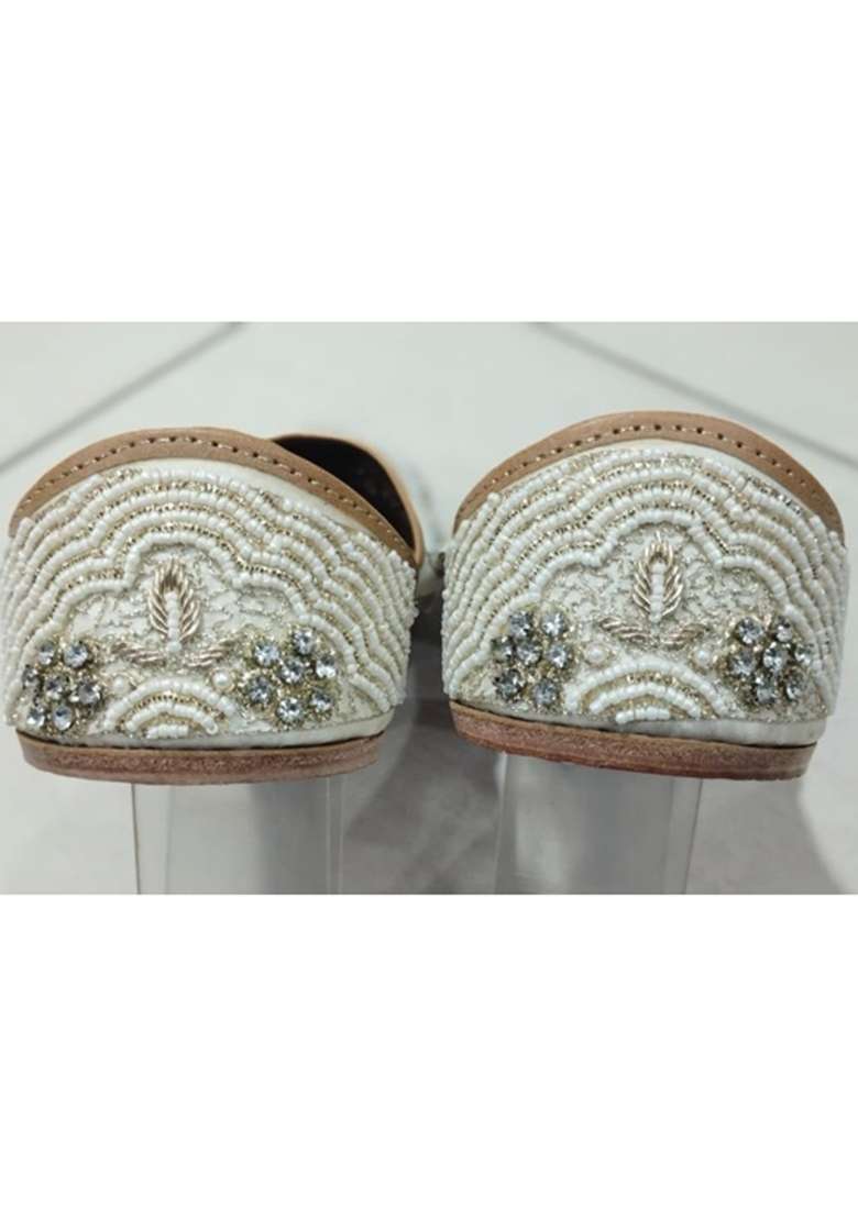 R V Enterprises Cream Handmade Punjabi Jutti for Women Pure Leather Inner Material - Indya
