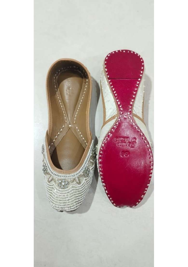 R V Enterprises Cream Handmade Punjabi Jutti for Women Pure Leather Inner Material - Indya