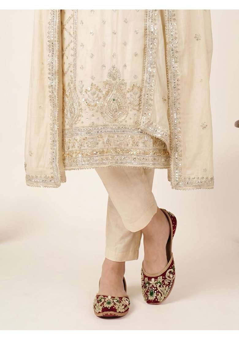 Fulkari Women Sapphire Velvet Gold Toned Genuine Soft Leather Embroidered Jutis - Indya