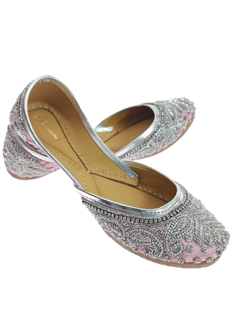 Fulkari Womens Celosia Genuine Soft Leather Embroidered Jutis - Indya