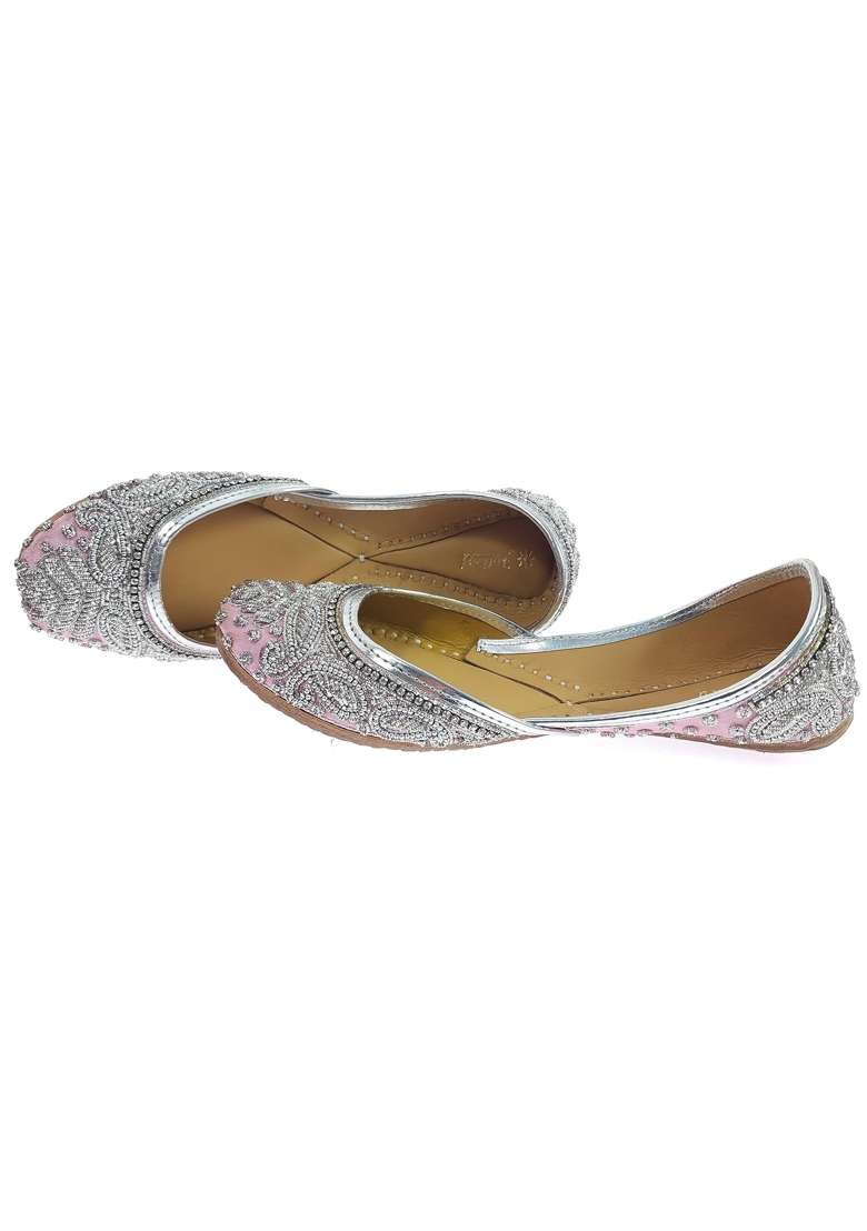 Fulkari Womens Celosia Genuine Soft Leather Embroidered Jutis - Indya