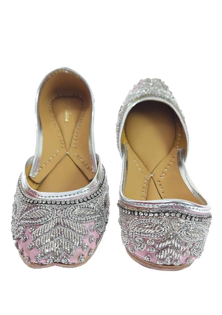 Fulkari Womens Celosia Genuine Soft Leather Embroidered Jutis - Indya